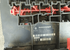 VW caddy golf bora skrzynka bezpieczników moduł 2