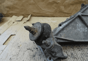 Łapa poducha skrzyni renault kango clio 7700788318 2
