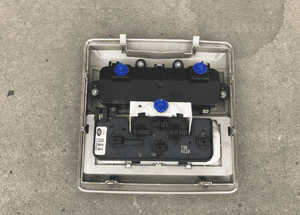 Lampka wnętrza Land Rover Discovery 3 III 04-09r XDE500341LYM 6
