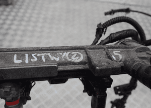 LISTWA WTRYSKOWA ZAWÓR VW AUDI 1.4 036133319B RADOM 3