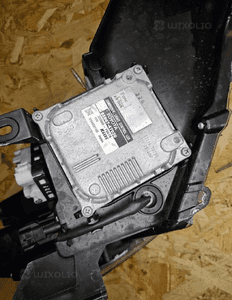 TOYOTA PRIUS PLUS 12-15 lampa przednia lewa ksenon xenon 9