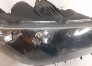 Przod przednia lampa prawa mazda 3BK xenon 3