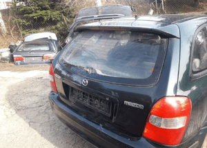 Mazda 323f bj 98-03 Klapa tylna tył z szyba 18J 2