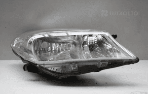 Lampa prawa przednia prawy przód TOYOTA YARIS III 2011-2014 1