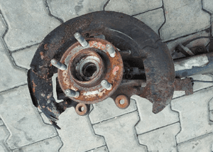 Volvo V50 S40 C30 06 zwrotnica piasta przod    lewa 1.6  2.0 2
