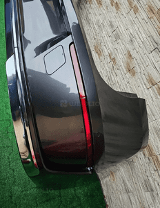 Zderzak tył bmw 7 G70 kolor A90 ryski 3