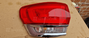 Jeep Grand Cherokee WK2 summit lampa tylna lewa europa idealna 2