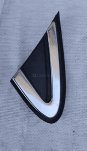 Trójkąt prawy zaślepka błotnika przód przedniego volvo V40 ii 31416474 1