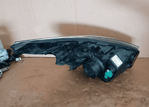 Lampa lewy przód przednia lewa Renault Trafic III Vivaro B 5