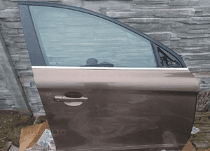 Volvo XC60 drzwi prawe przód kompletne w kolor 08- 1