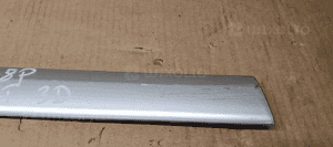 Listwa błotnika prawy tył tylna prawa Audi A3 8P 3D 8P3853984B 3