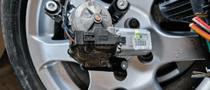 Opel Insignia A silniczek wycieraczki tylnej 13227418