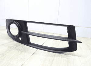 KRATKA ZDERZAKA AUDI A6 C6 SLINE PRAWA czarna 4f0807682q 2