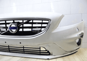Volvo V40 zderzak przód przedni VOLVO V40 R DESIGN 3