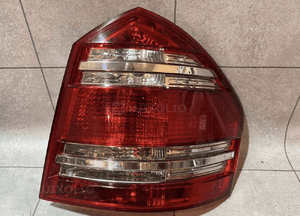 Mercedes gl X164 przedlift lampa prawy tył oryg. 2