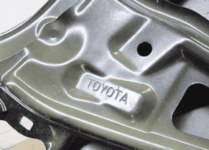 BŁOTNIK Lewy przód   TOYOTA Corolla e21 sedan 8