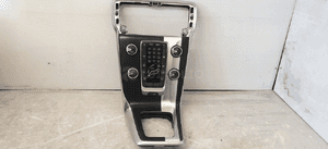 RAMKA RADIA PANEL ŚRODKOWY VOLVO V40 II PRZELACZNIKI WYSPA 1