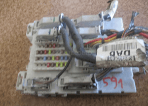 SKRZYNKA BEZPIECZNIKÓW BSI CMAX MK2 AV6N-14A073-DF 1
