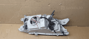 Lampa lewy przód przednia lewa Mazda Premacy 5