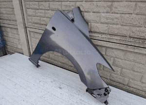 Mazda 5 v 2005 - 2010 błotnik prawy przedni 2