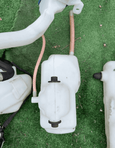 MERCEDES  E 211 CLS 219  zbiorniczek pompka spryskiwaczy zwykły grzany pod xenon 10