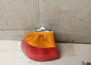 Lampa lewy tył tylna lewa BMW 3 E46 Kombi 4