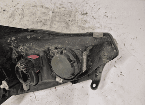 * LAMPA PRZEDNIA PRAWA PRZÓD PRAWO OPEL CORSA C 6