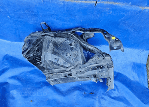 Toyota PRIUS IV ćwiartka fartuch podłużnica lewa 2