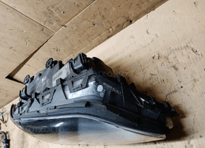 Lampa prawy przód przednia prawa BMW 3 E46 6910956 6910980 4