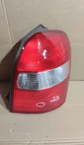 Lampa prawa tył tylna mazda 323 bj 1