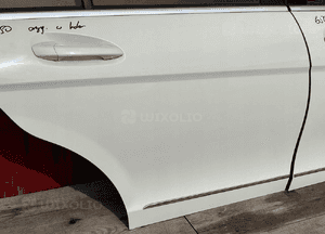 Mercedes W204 08-11 drzwi 650 prawy tył oryginał w kolor 11