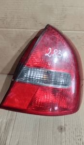 Lampa prawa tył tylna mitsubishi carisma i 1 lift hb 1