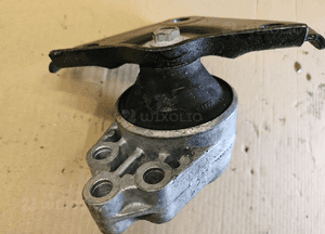 Ford Fiesta MK6 Fusion 1.3 8V poduszka łapa silnika 1