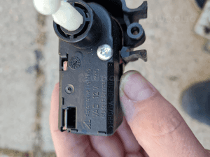 silniczek regulacji przednie lampy Fiat Bravo II 3