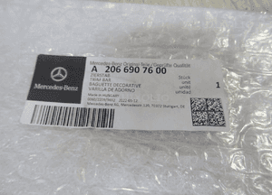 Listwa ozdobna drzwi kierowcy Mercedes-Benz W206 A2066907600 7