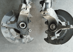 Volvo V50 S40 C30 06 zwrotnica piasta przod    lewa 1.6  2.0 1