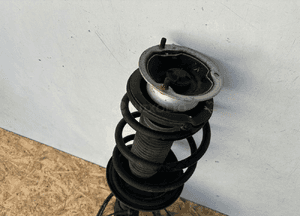 BMW X3 E83 X-Drive Zwrotnica przód Lewa - 16420 3