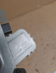 Zamek klapy tył mazda 2 nr C6728 2
