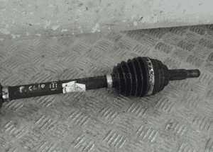 Półoś prawa renault clio iii lift 1.5DCI 391006802 2