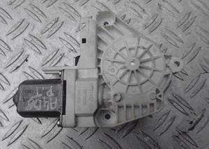Silniczek szyby prawy tyl audi A4 B8 8K0959812A 1