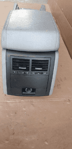 Tunel środkowy podłokietnik VW Touareg 7L6863243K 7