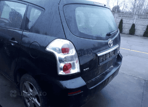 Toyota corolla verso ii 04-07 2.2 D4D chłodnica wody 10