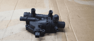 Króciec wody płynu obudowa termostatu Renault Espace IV 2.2 DCI 8200154300 8200154296 2