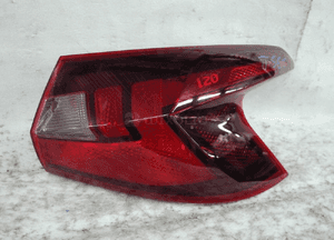 Hyundai I20 iii 20- uszkodzona lampa tylna lewa 1