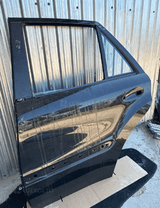 MERCEDES ML 164 drzwi tylne lewe lakier  359 / 197 33