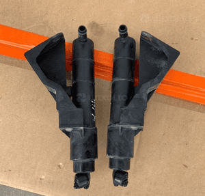 MERCEDES ml gl 164 pompka spryskiwaczy spryskiwacz lamp lewy prawy uchwyt spryski 2