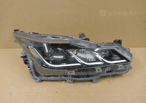 Lampa prawa reflektor prawy toyota corolla E21 sedan 2019- 1