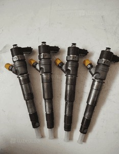 Komplet (4 sztuki) Wtryskiwaczy BOSCH do Opel Movano, Vivaro, Renault Matrer III, Trafic 0445110375 2