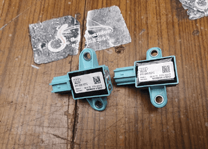 Czujnik Uderzenia 8K0955557C 1K0909606C Czujniki Uderzeniowy Sensor Audi A4 B8 A5 A6 Q5 VW Skoda Seat 2