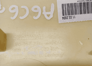 Osłona poszycie słupka prawa Audi A6 C6 4F0867234 6